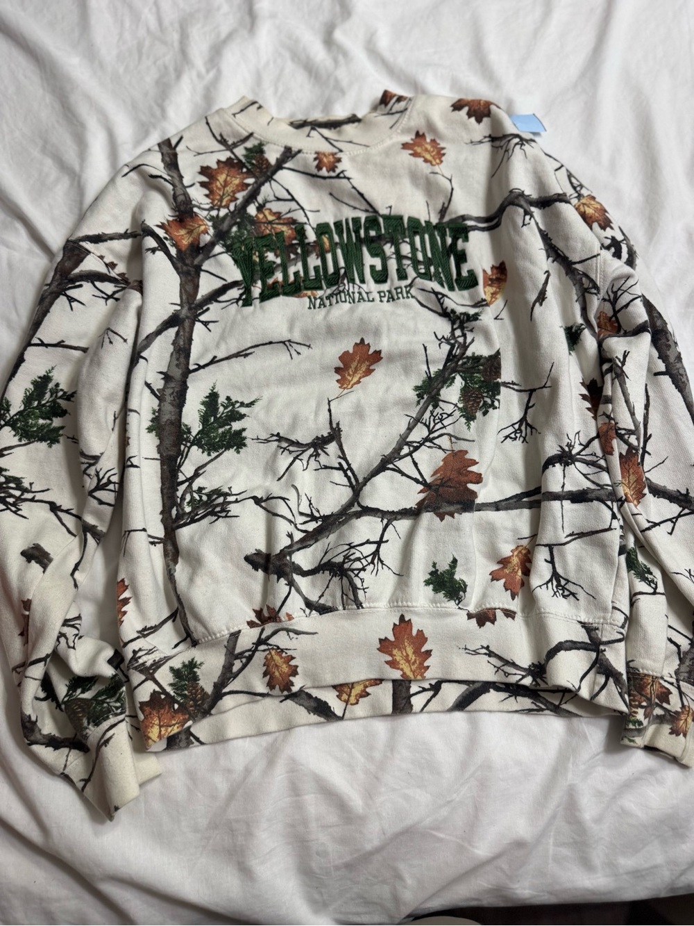 Yellowstone National Park Fall Leaf Crewneck Sweatshirt - White